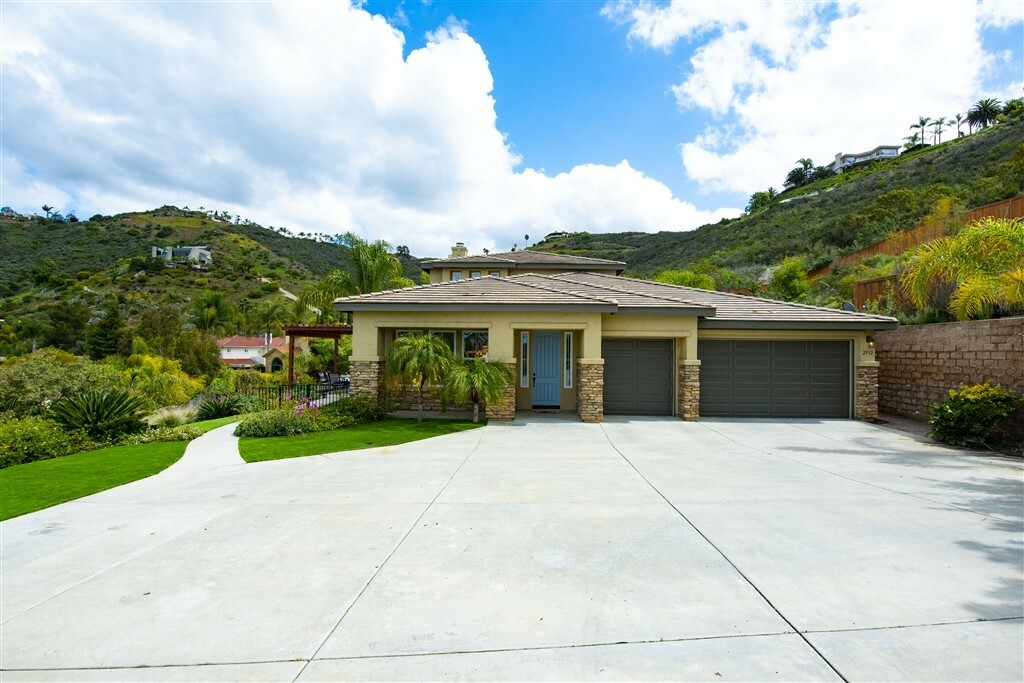 Property Photo:  2532 Vendimia  CA 92084 