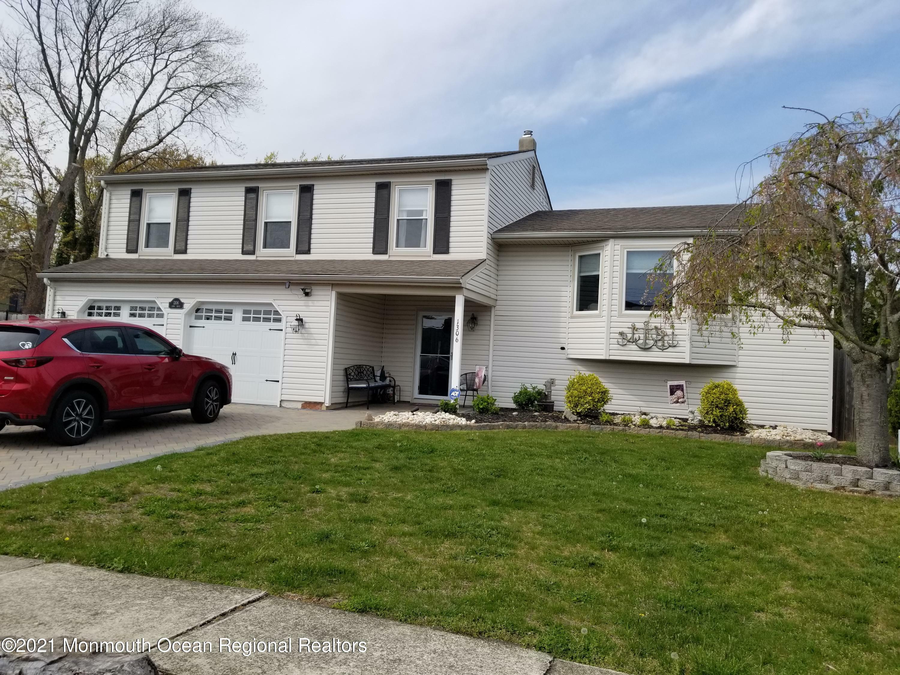 Property Photo:  1306 Linda Drive  NJ 08753 