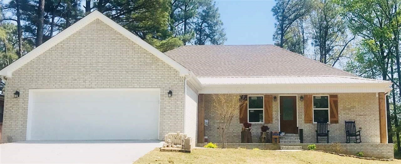 Property Photo:  208 S Hunter Lane  AR 72401 