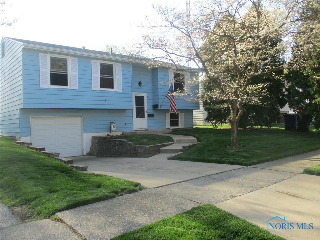 Property Photo:  323 Ivanhill Road  OH 43615 