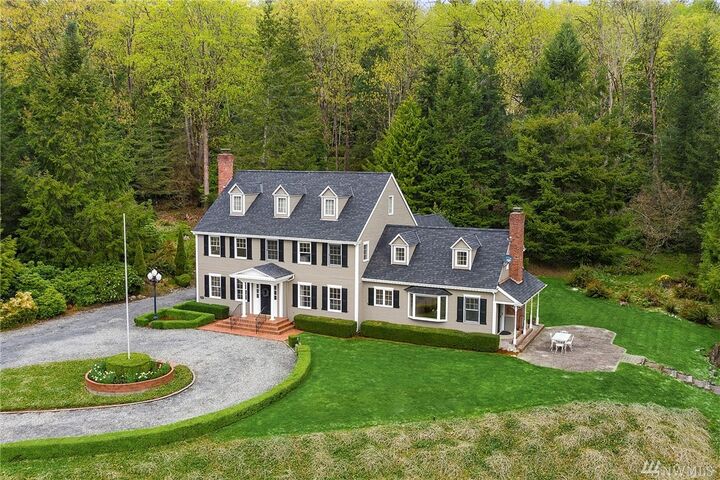 Property Photo: 20735 SE 132nd St WA 98027