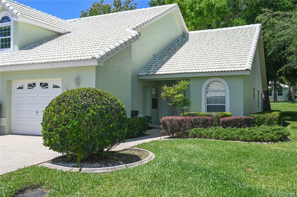 Property Photo:  711 Peebles Court  FL 34453 