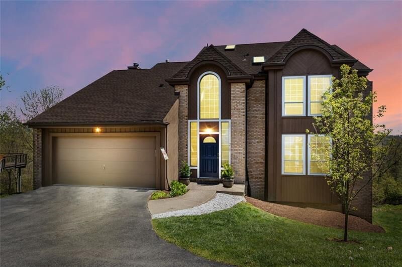 Property Photo:  219 Saint Charles Pl  PA 15215 