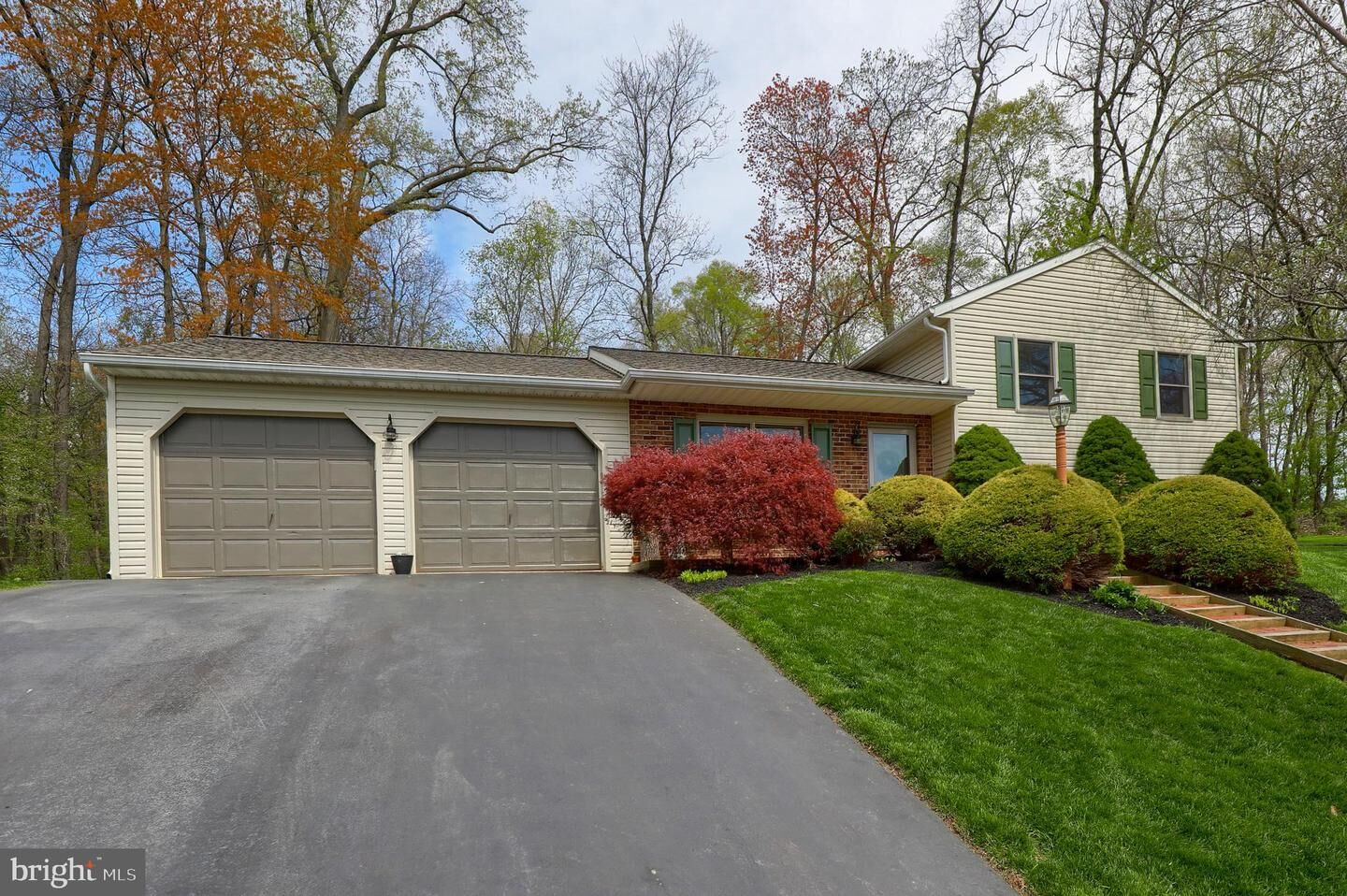 Property Photo:  7 Garden Spot Drive  PA 17578 