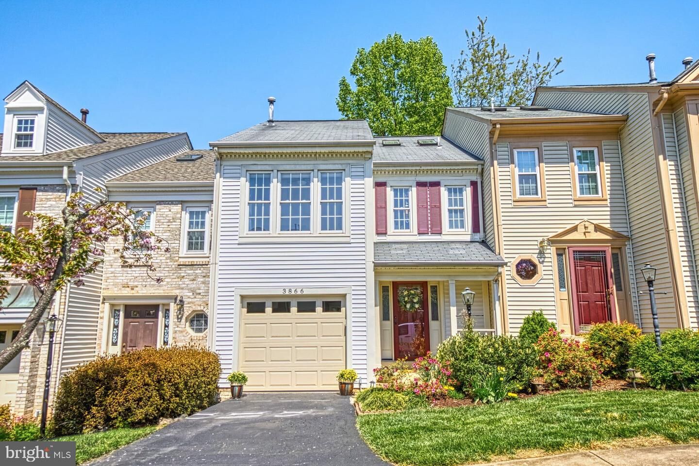 Property Photo: 3866 Waythorn Place VA 22033