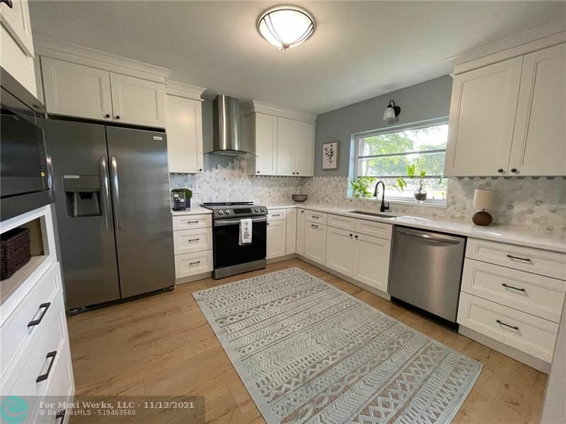 Property Photo:  4872 Hawkwood Rd B  FL 33436 