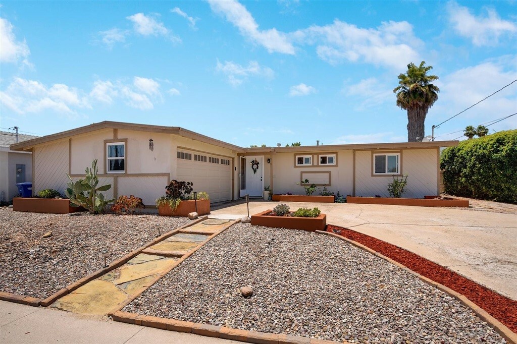 Property Photo: 5550 Dugan Ave CA 91942
