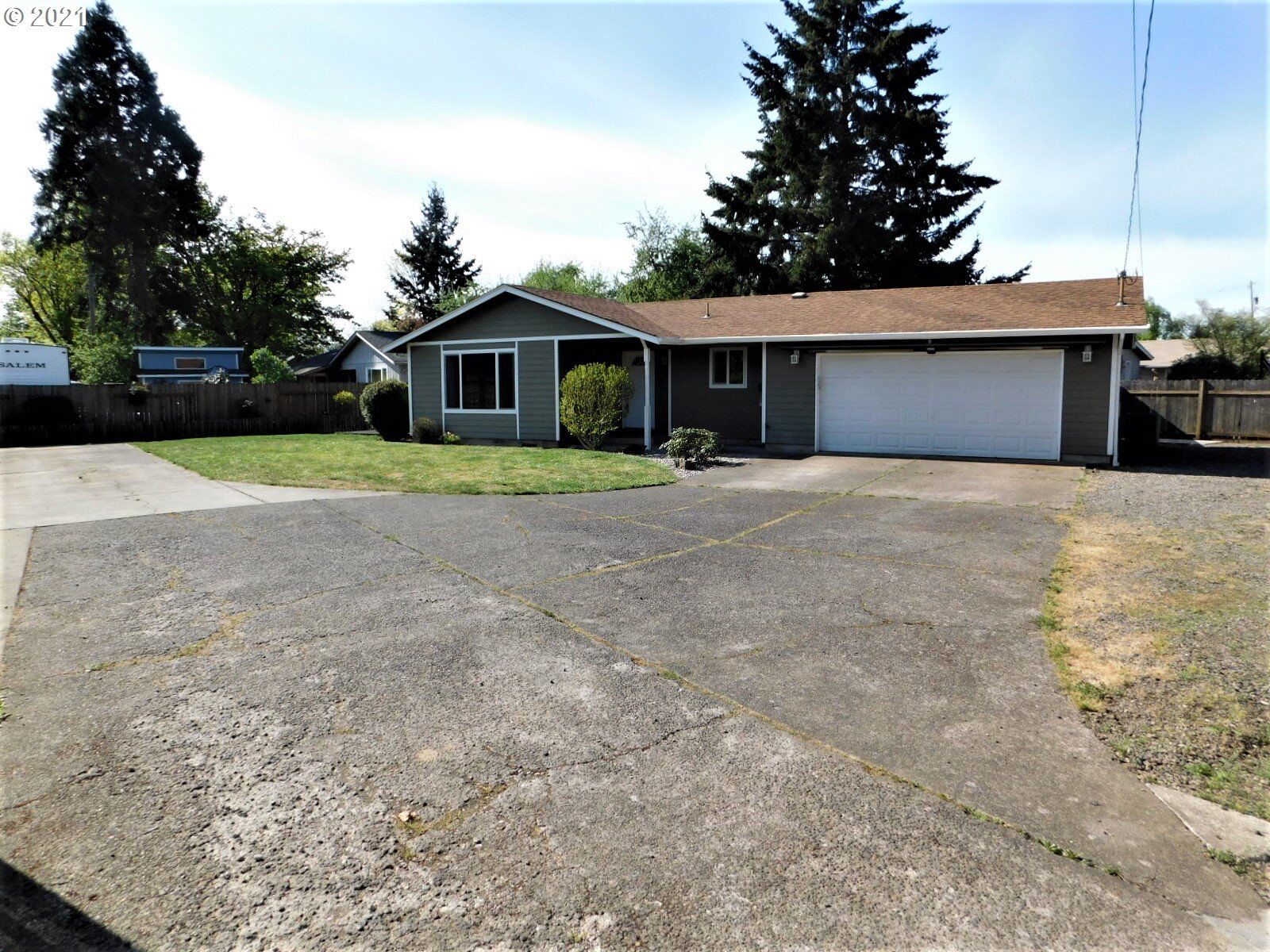 Property Photo:  1260 Hughes St  OR 97402 