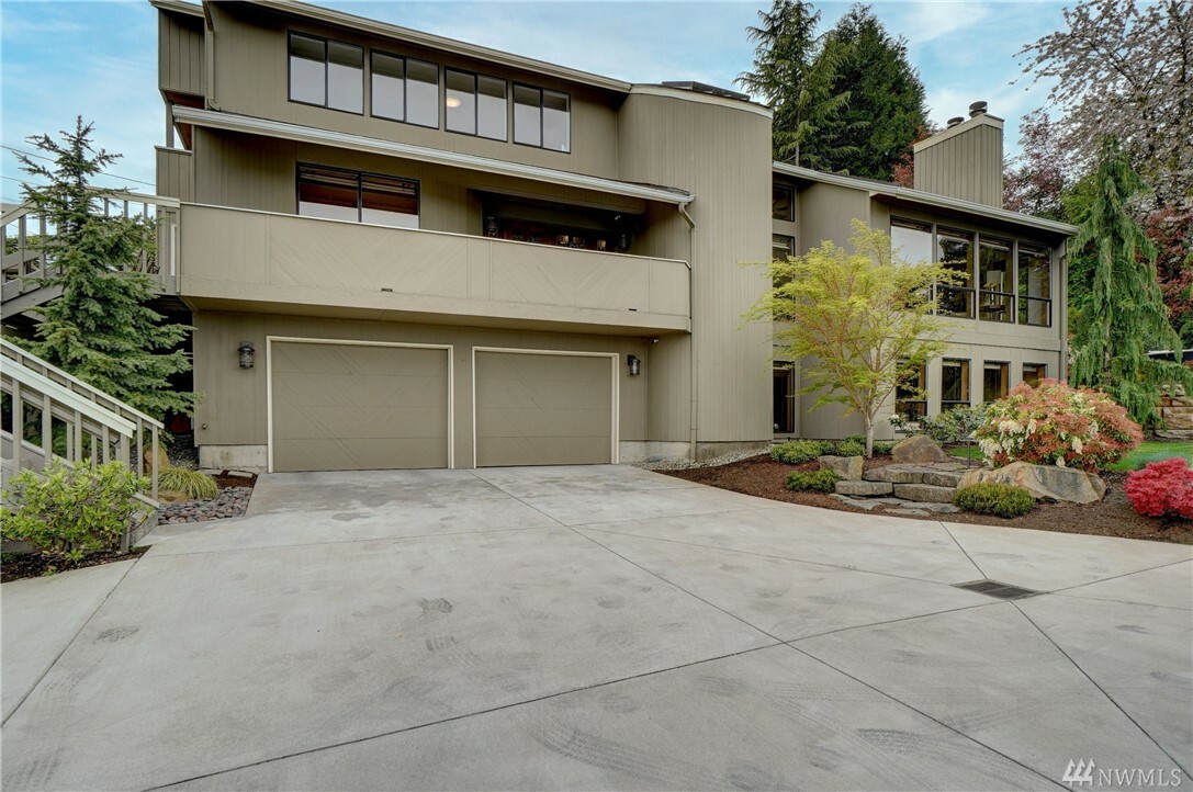 Property Photo:  3412 Bell Ave  WA 98201 