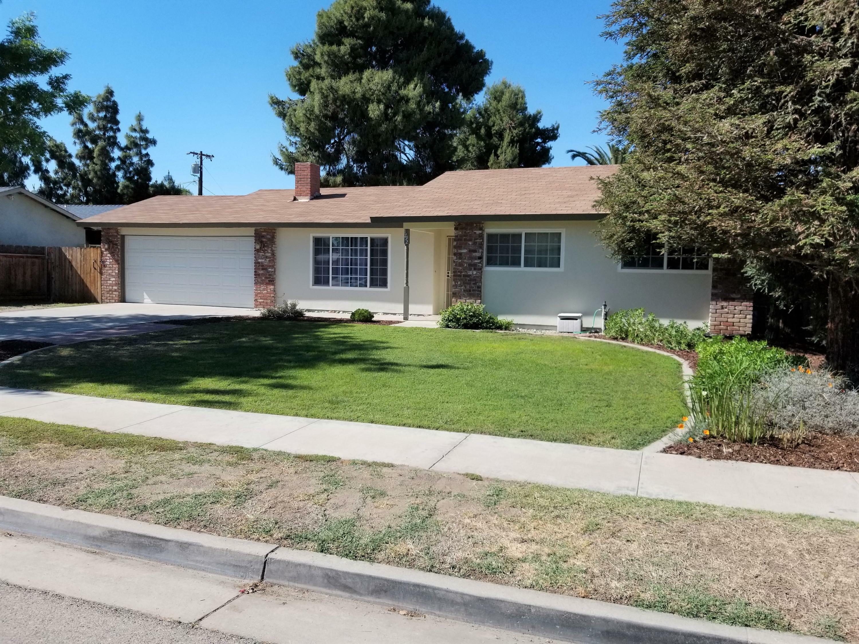 1792 E Alpine Avenue  Tulare CA 93274 photo