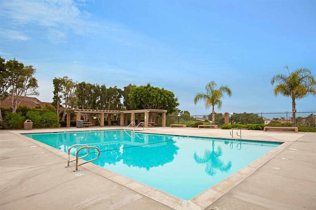 Property Photo: 1913 Willow Ridge Dr CA 92081