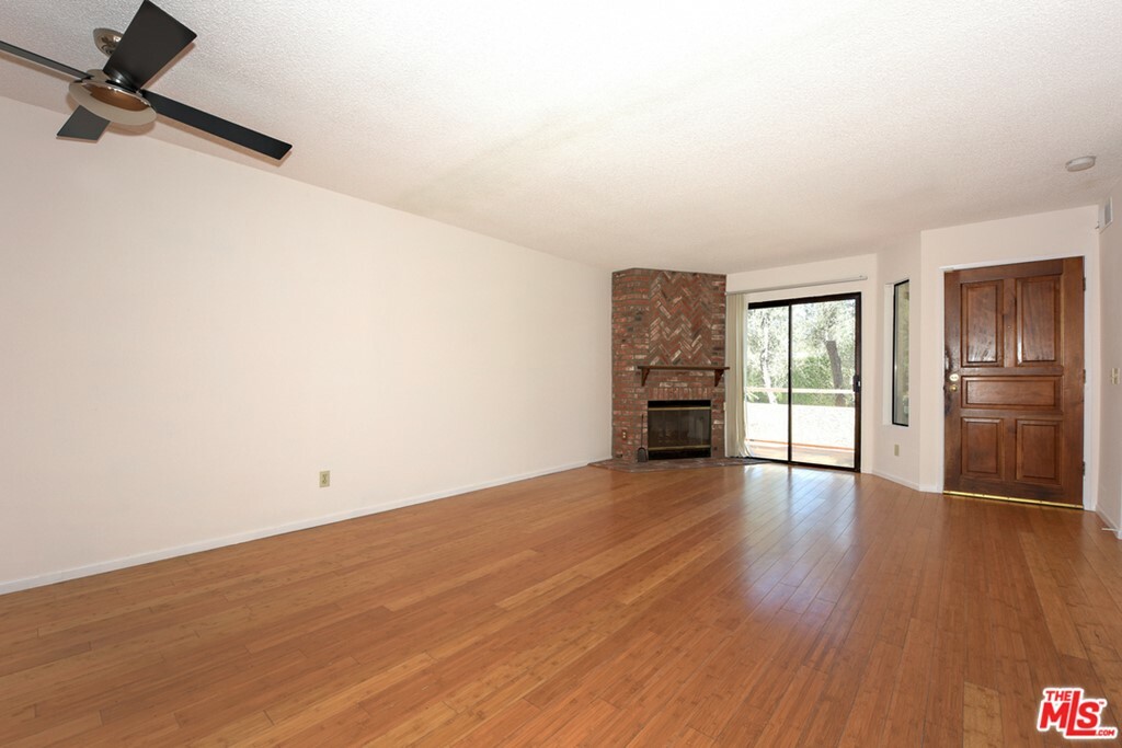 Property Photo:  14400 Tupper Street B  CA 91402 