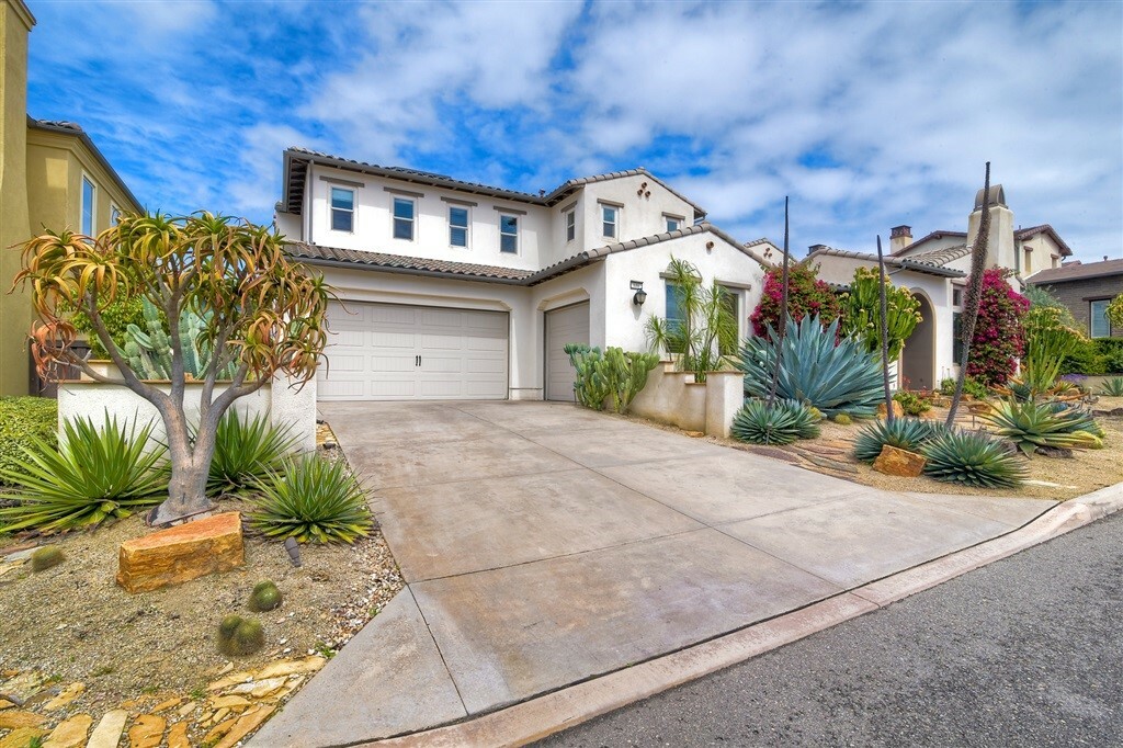 Property Photo:  686 Blossom Road  CA 92024 