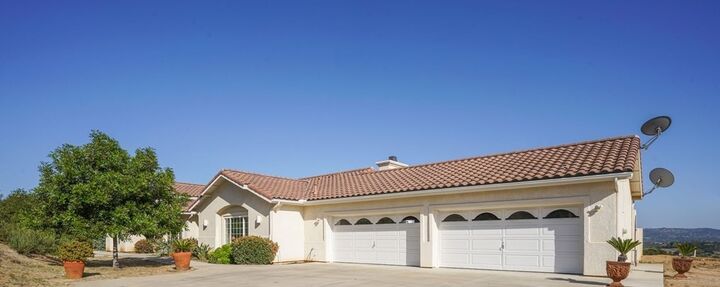 Property Photo: 29921 McKenna Heights Ct CA 92082