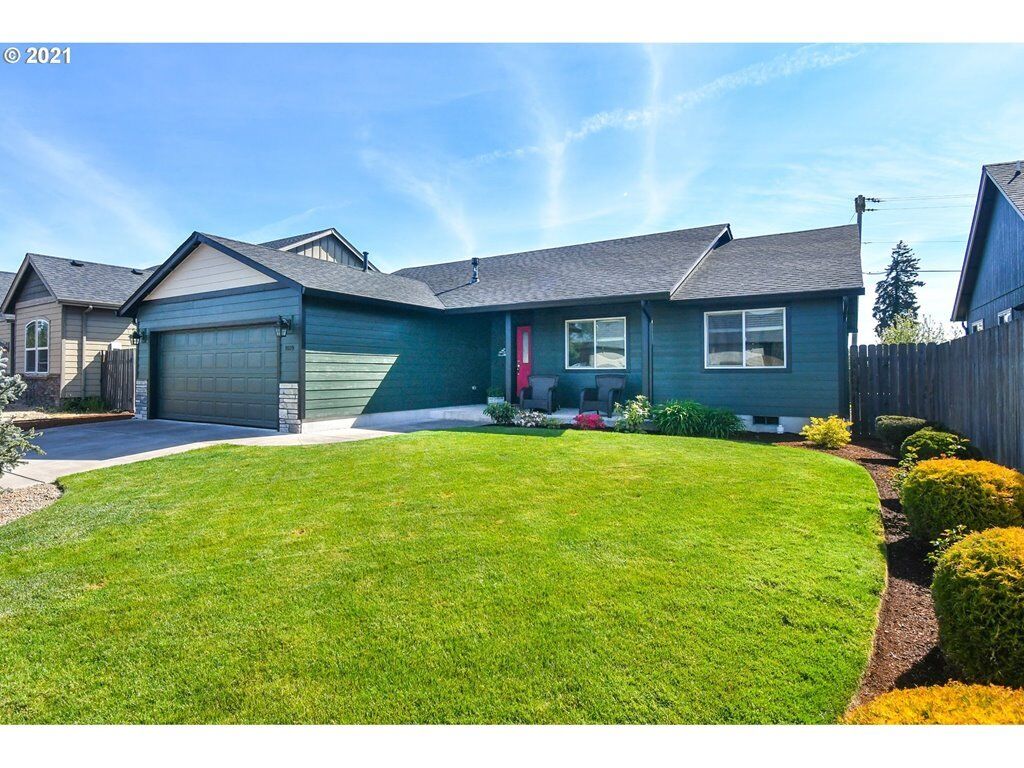 Property Photo:  1029 Swale Ridge Loop  OR 97426 