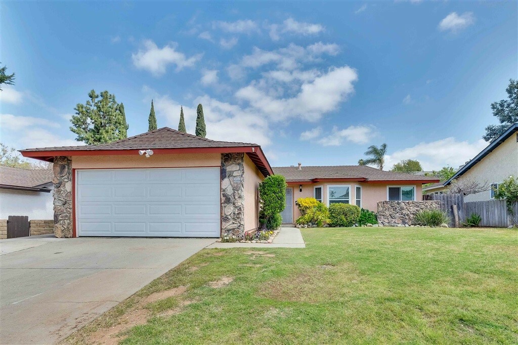 Property Photo: 12235 Buckskin Trail CA 92064
