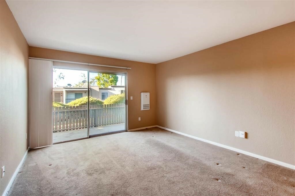 Property Photo:  432 Edgehill Ln 43  CA 92054 