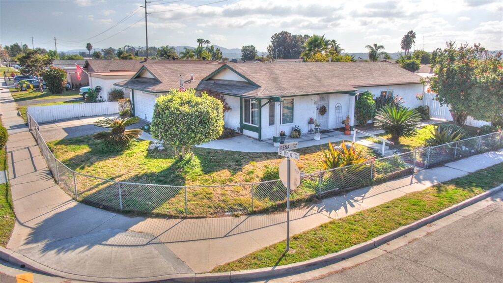 Property Photo:  5008 El Mirlo Dr  CA 92057 