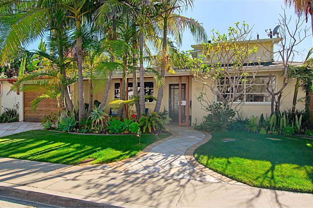 Property Photo: 5552 Chelsea Ave CA 92037
