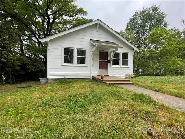 Property Photo: 401 Ridge Street NW NC 28645