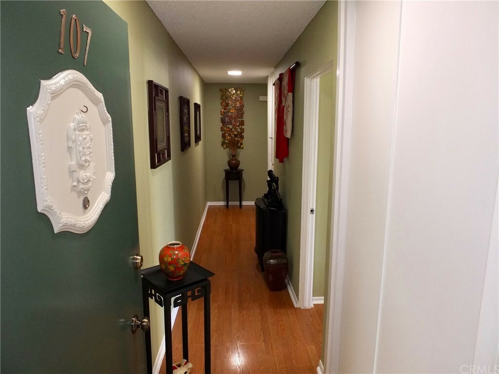 Property Photo: 1187 E 3rd Street 107 CA 90802