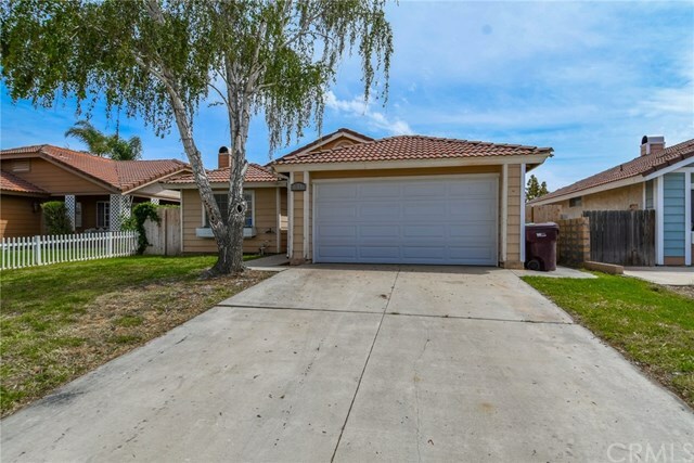 Property Photo:  611 Cypress Street  CA 92223 