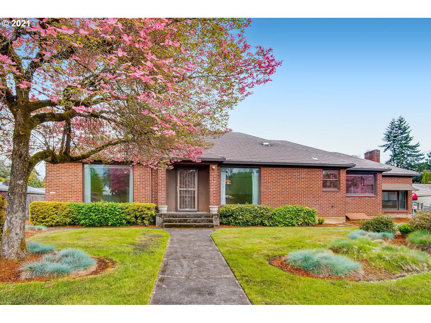 Property Photo:  7002 NW Anderson Ave  WA 98665 