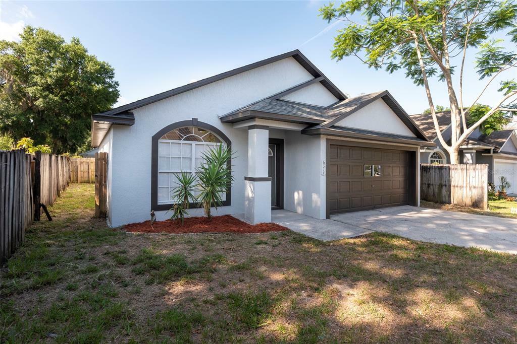 Property Photo:  6314 Redwood Oaks Drive  FL 32818 