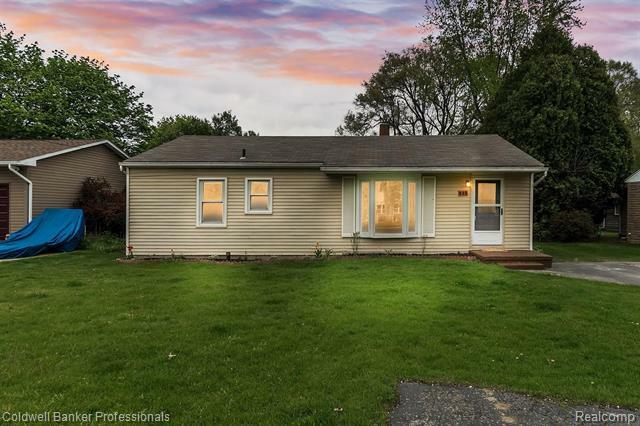 Property Photo:  853 Merritt Avenue  MI 48362 