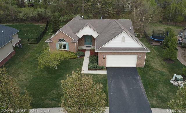 Property Photo: 186 Beaumont Court MI 48446