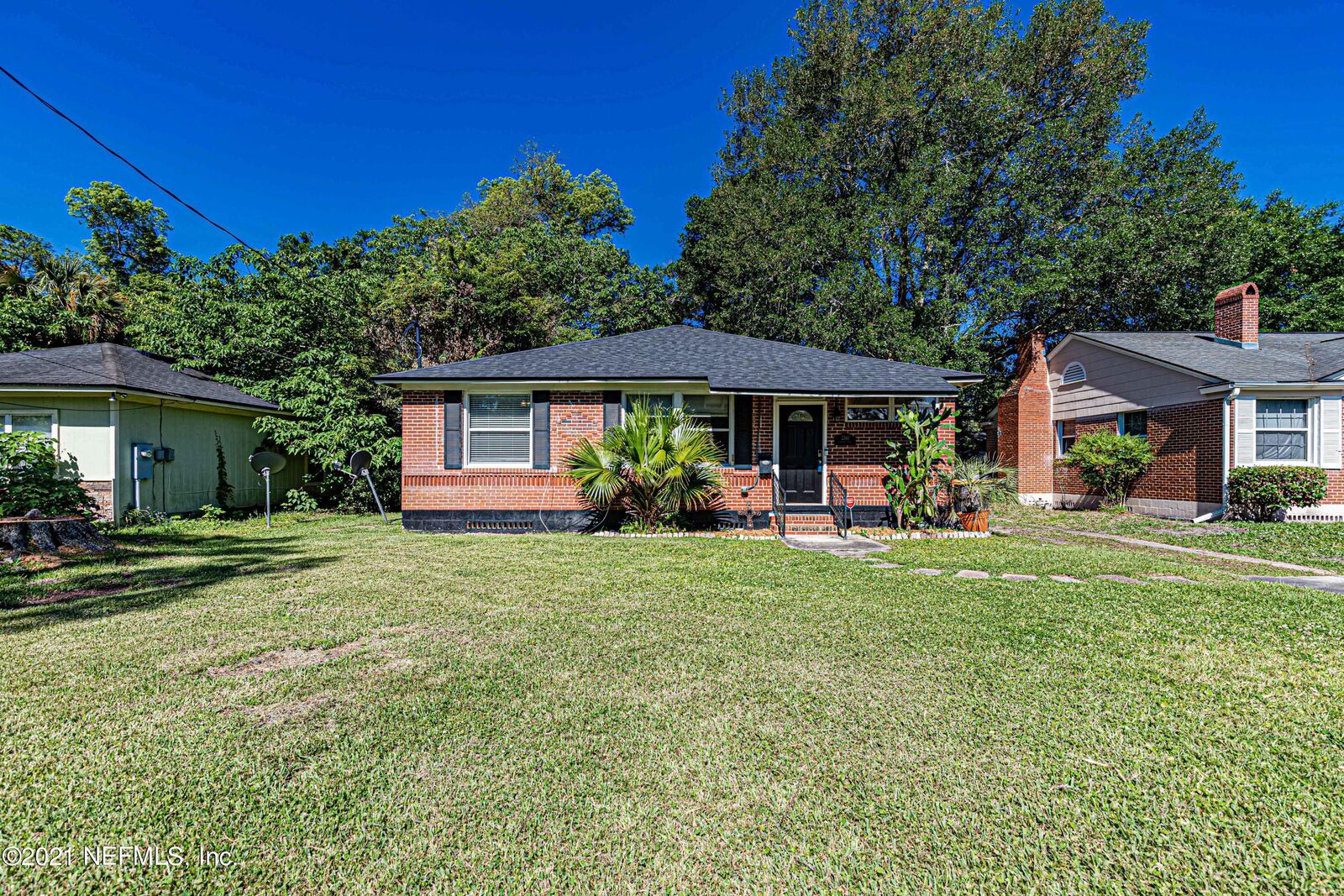 Property Photo: 2340 Somerset Road FL 32210