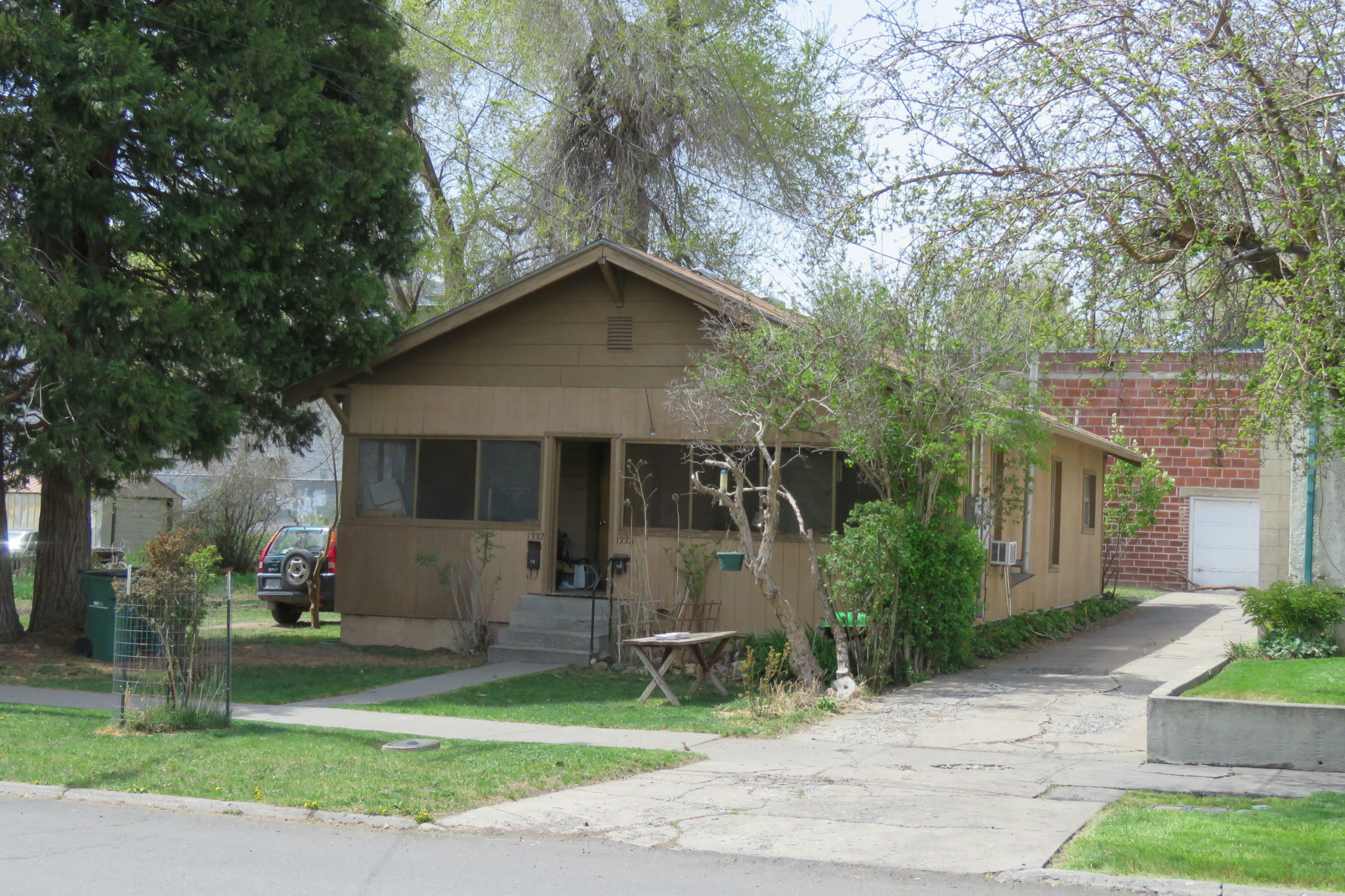 Property Photo:  1332 Sargent Avenue  OR 97601 