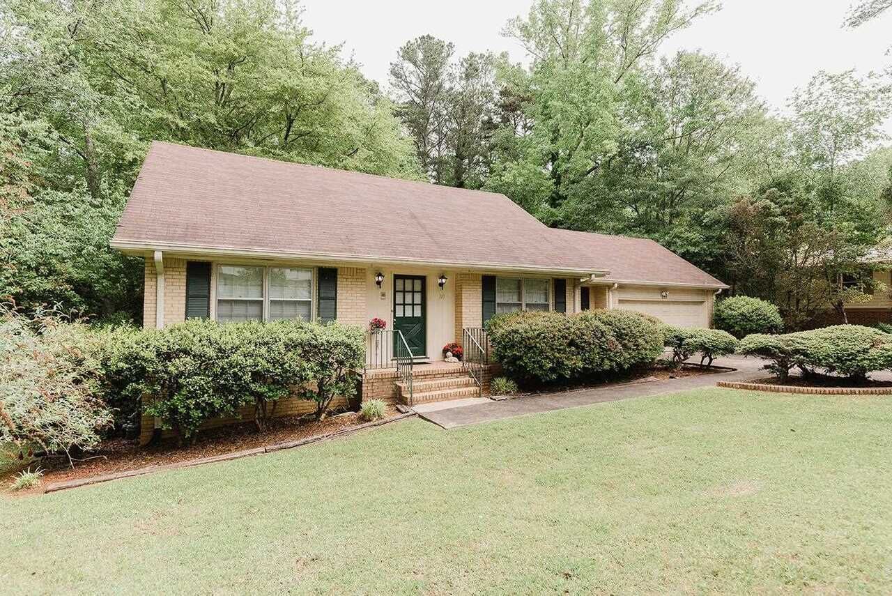 Property Photo:  110 Lisa Lane  GA 30117 
