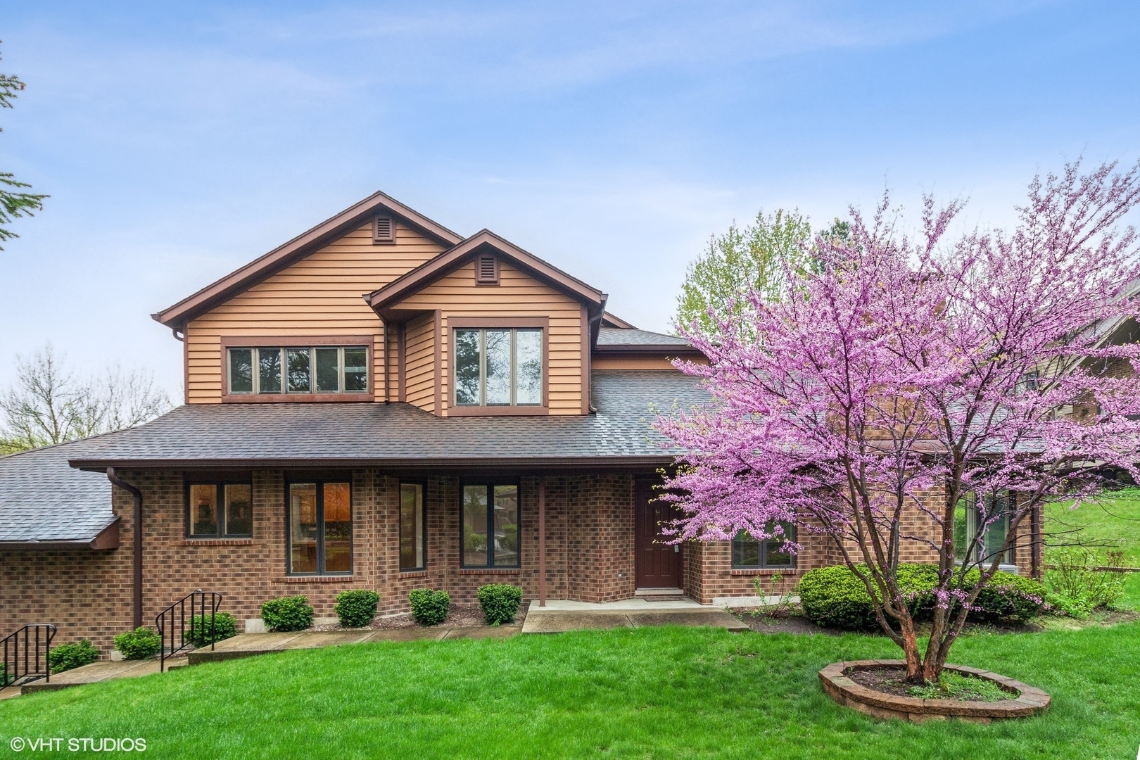 Property Photo:  1100 Mistwood Lane  IL 60515 