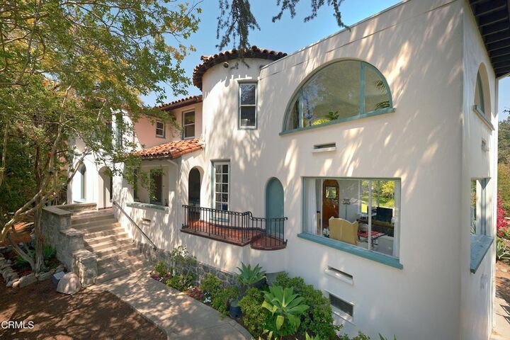 Property Photo:  332 N Canyon Boulevard  CA 91016 