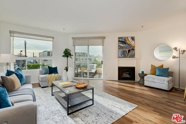 Property Photo:  255 Main Street 207  CA 90291 