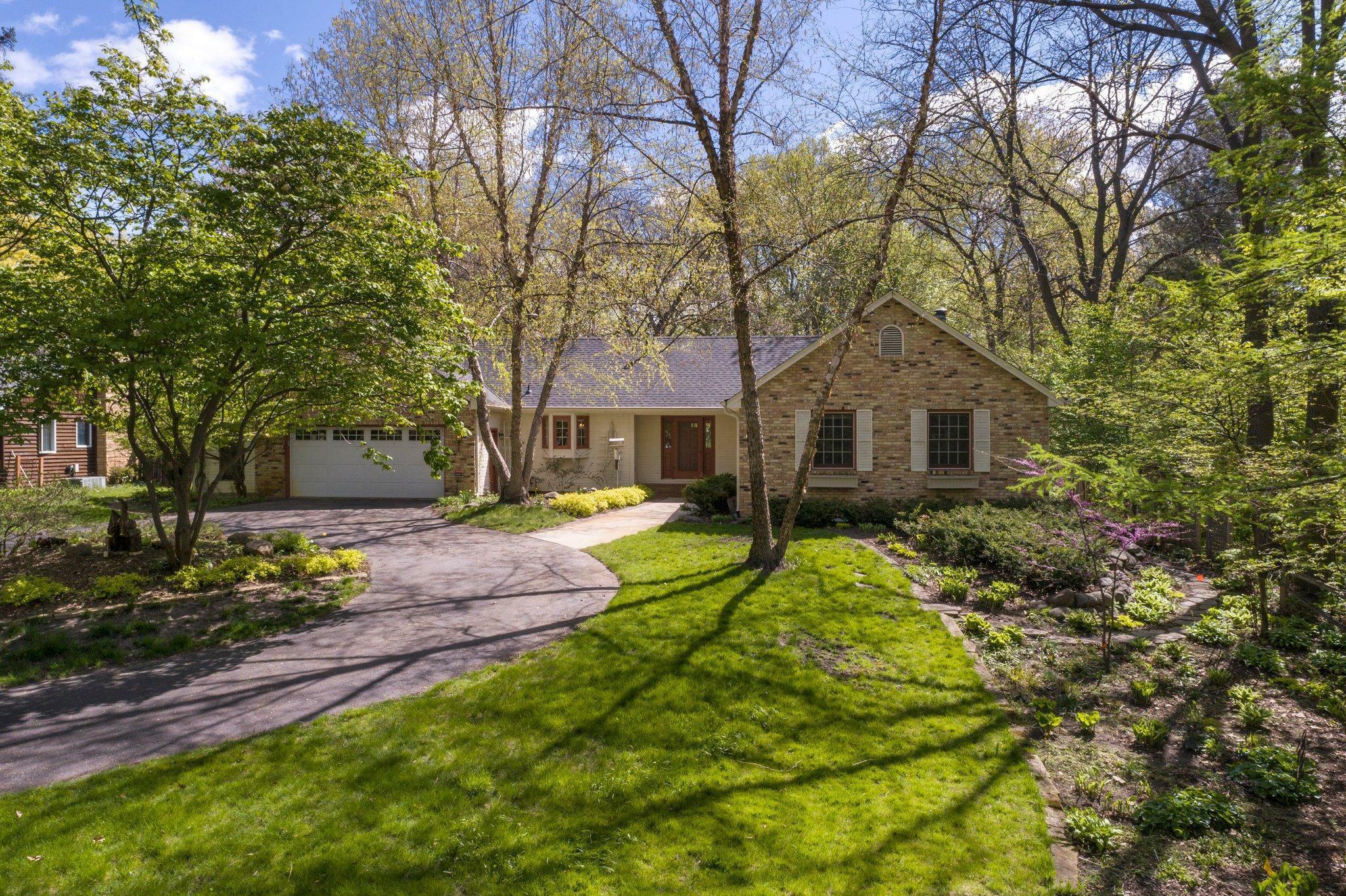 Property Photo:  5885 Minnetonka Drive  MN 55331 