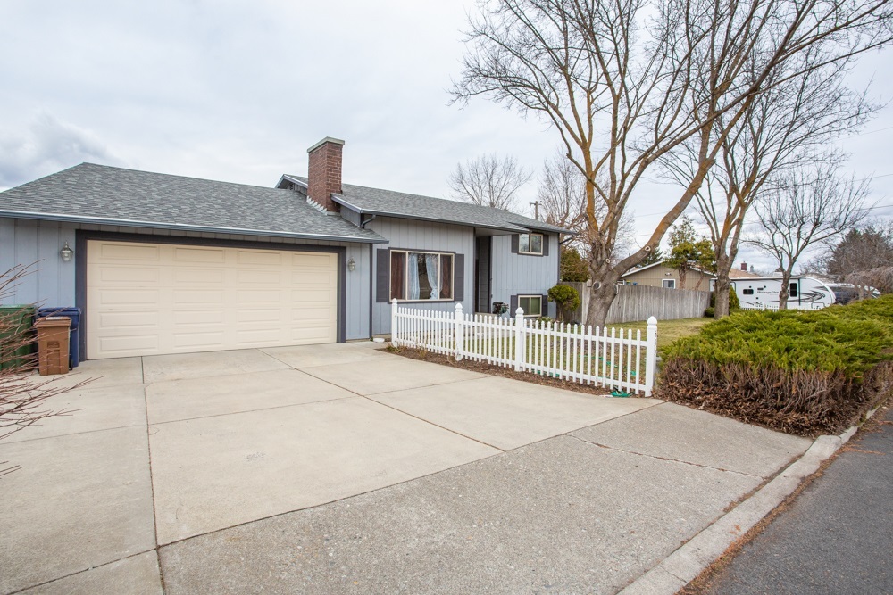 Property Photo:  535 E Wilding Ave  WA 99208 