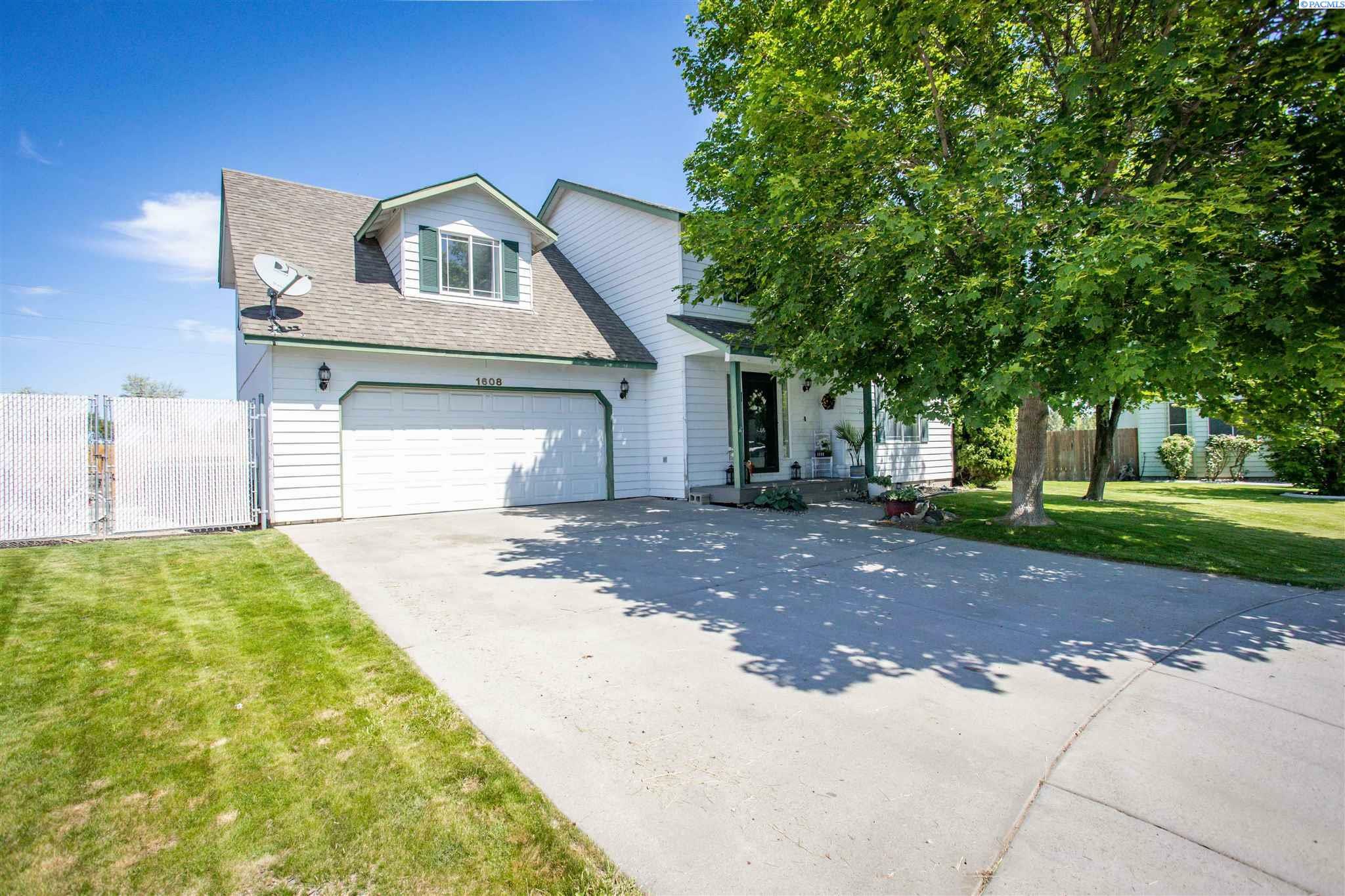 Property Photo:  1608 W 23rd Place  WA 99337 