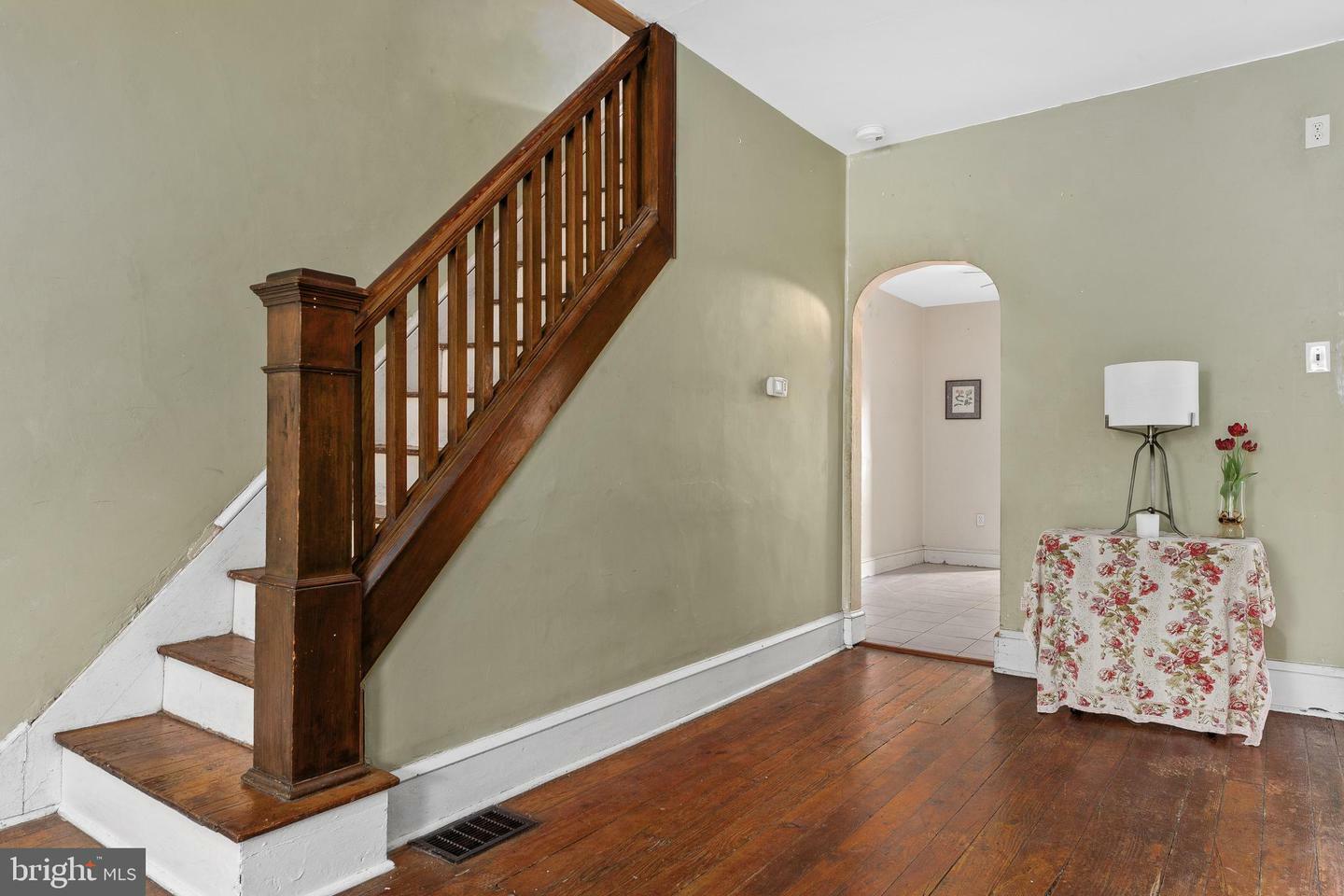 Property Photo:  455 Locust Avenue 1/2  NJ 08016 