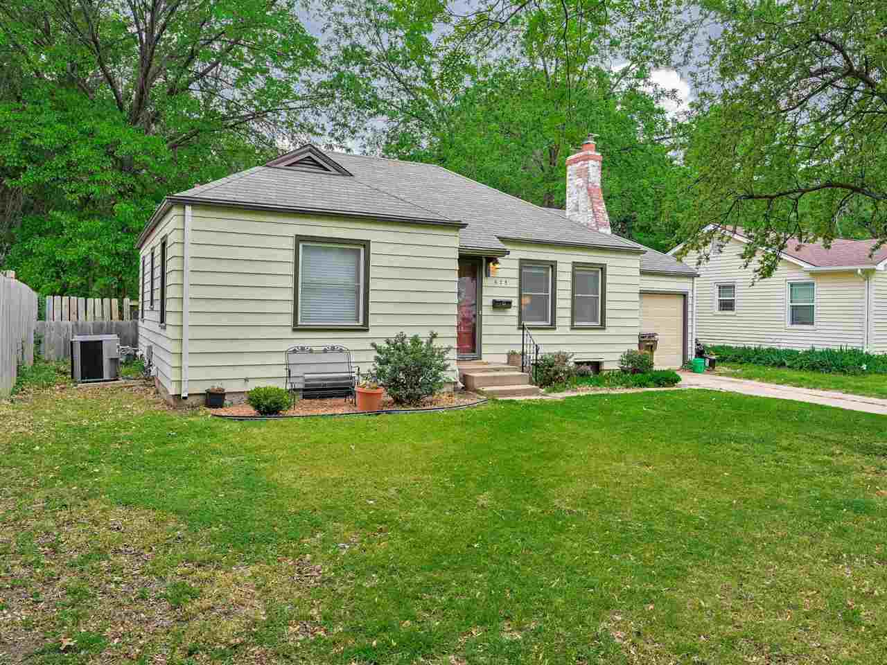 Property Photo:  625 S Quentin St  KS 67218 