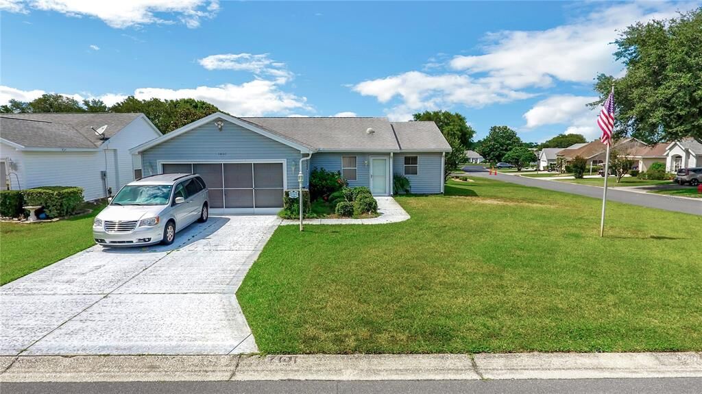 Property Photo: 1401 Navarro Court FL 32159