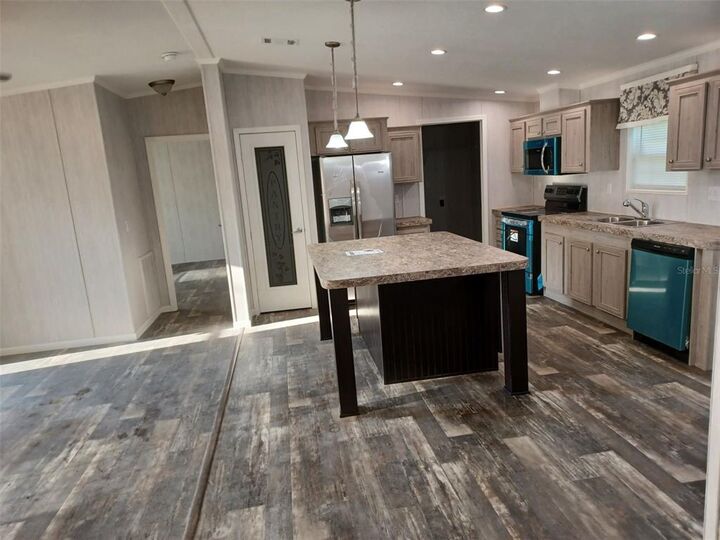 Property Photo:  5787 Cherry Tree Drive  FL 33811 