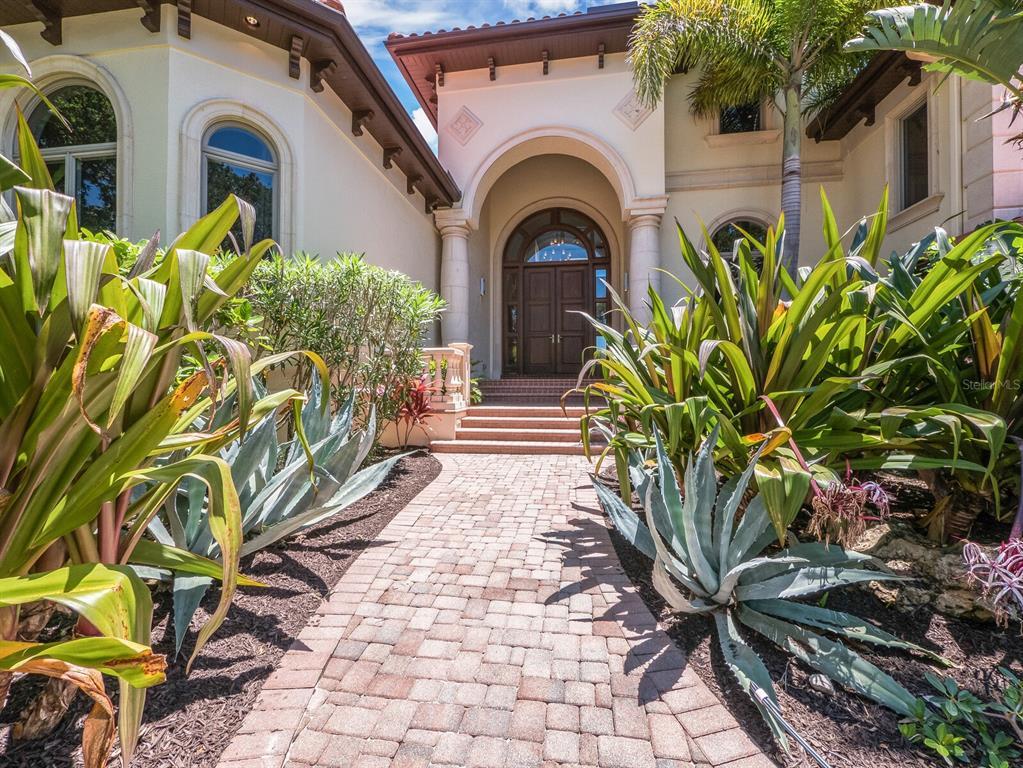 Property Photo: 510 Harbor Cay Drive FL 34228