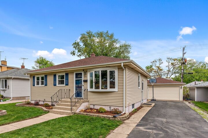 18441 Torrence Avenue  Lansing IL 60438 photo
