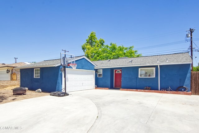 Property Photo:  2140 Magnolia Street  CA 93065 