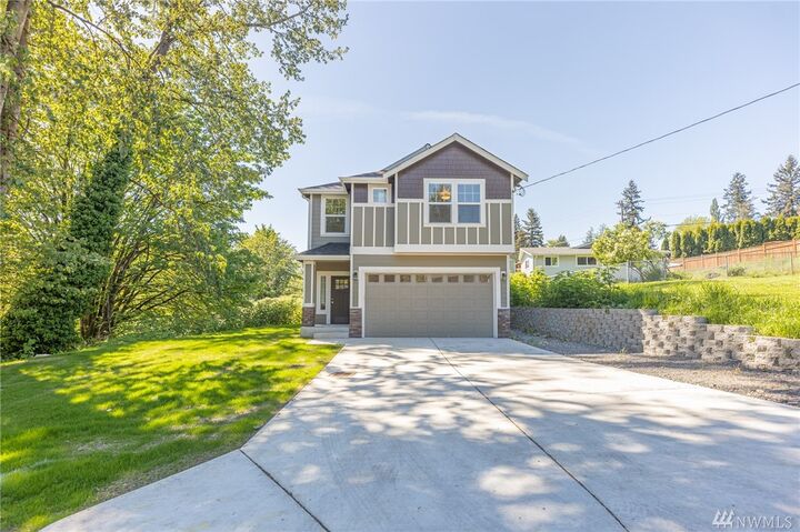 Property Photo:  13424 181st Ave SE  WA 98290 