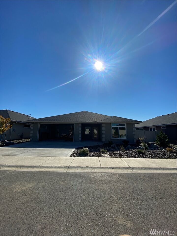 202 E Stanford Ave 98926  Ellensburg WA 98926 photo