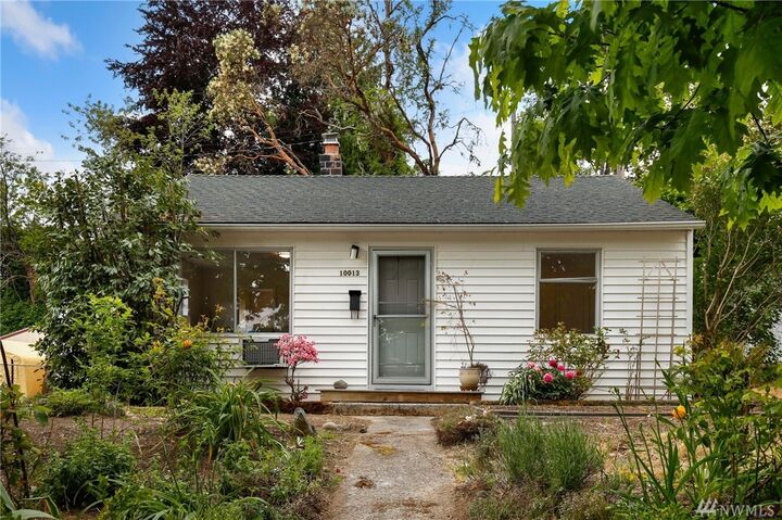 10013 32nd Ave SW  Seattle WA 98146 photo