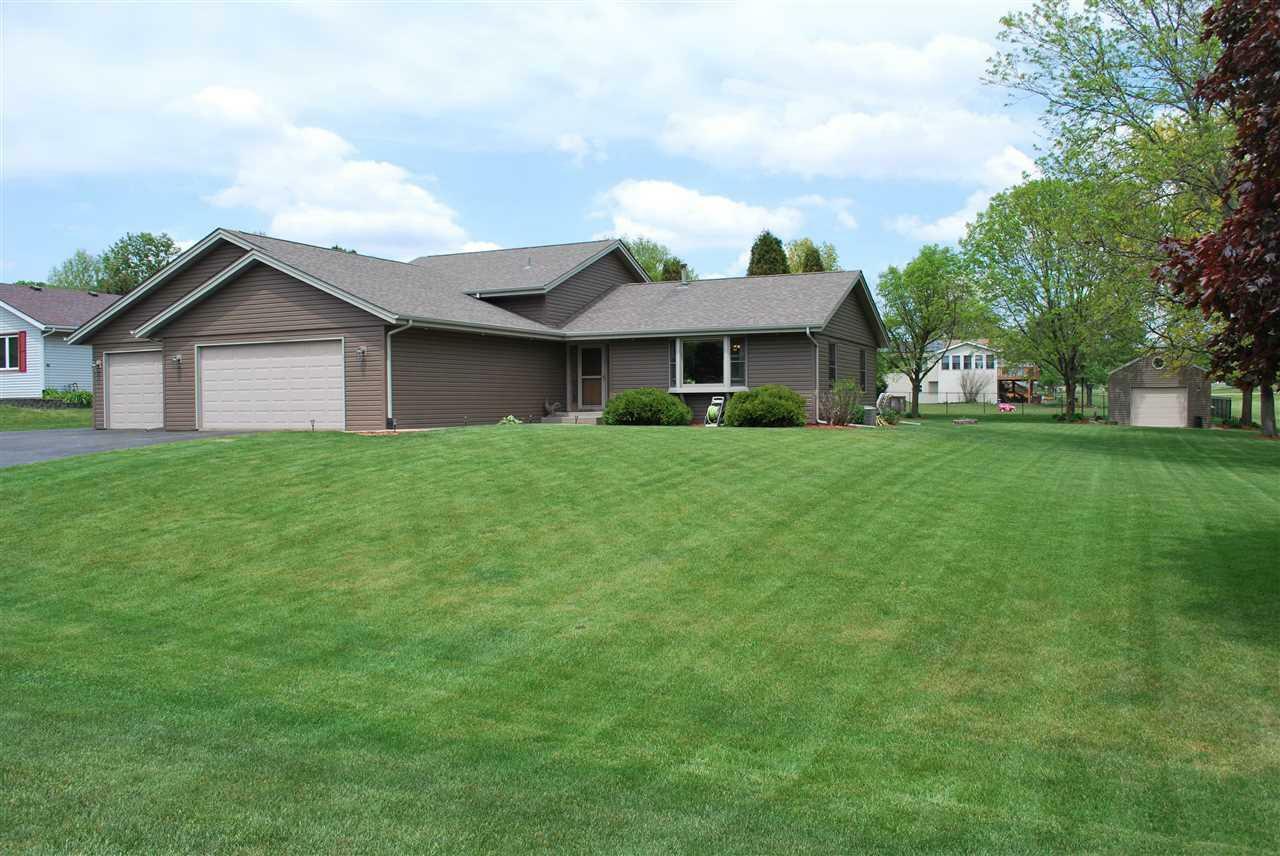 Property Photo:  9656 Edgefield Rd  IL 61073 